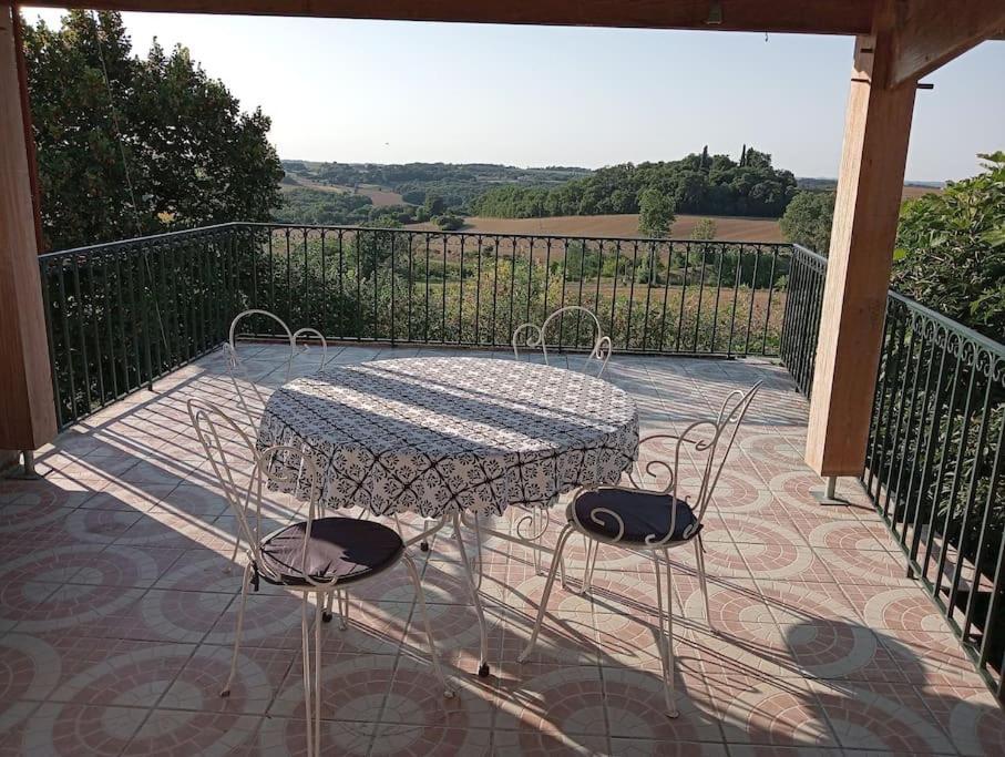 Maison De Village Avec Superbe Vue Cuq  Buitenkant foto
