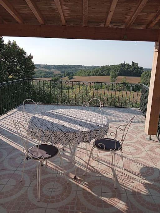 Maison De Village Avec Superbe Vue Cuq  Buitenkant foto