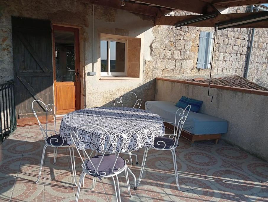 Maison De Village Avec Superbe Vue Cuq  Buitenkant foto